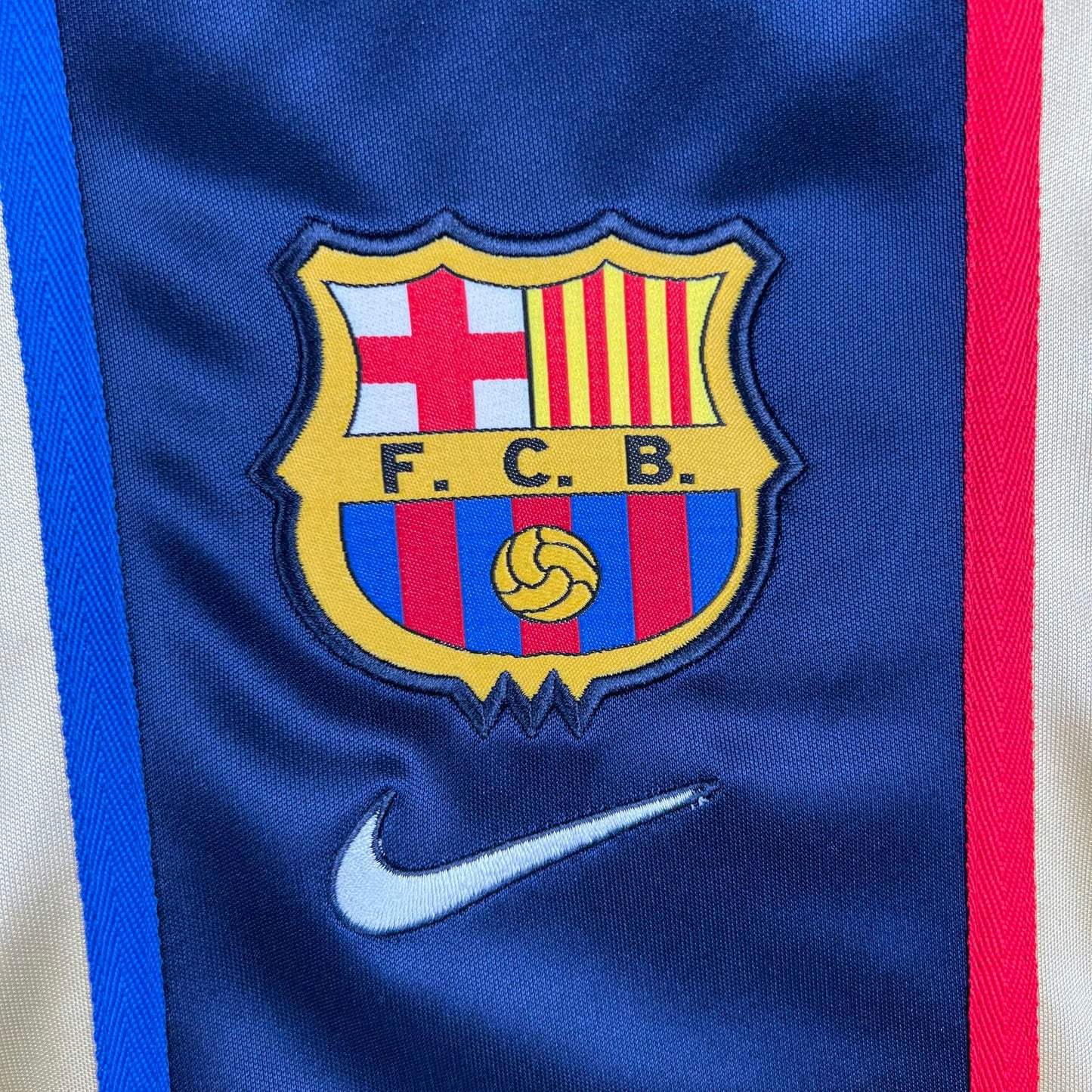 2001/02 F.C. Barcelona Away Jersey